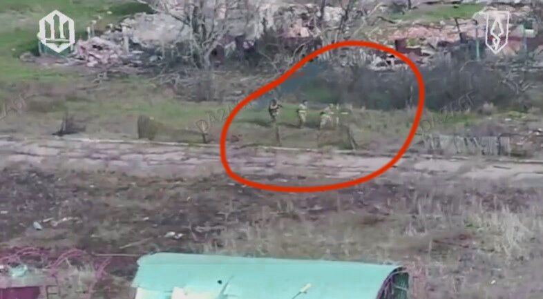 Воїни ЗСУ дронами відбили двох полонених побратимів, а конвоїра-окупанта ліквідували. Відео