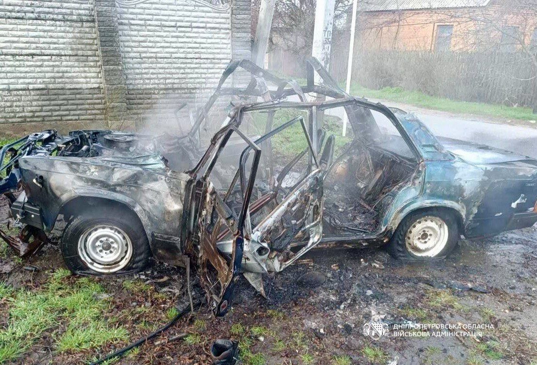 У Нікополі внаслідок російської атаки постраждали троє людей: один чоловік у вкрай важкому стані. Фото