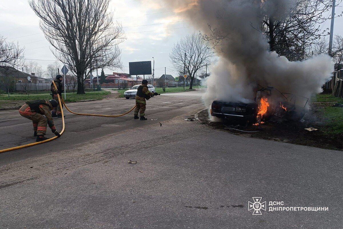 У Нікополі внаслідок російської атаки постраждали троє людей: один чоловік у вкрай важкому стані. Фото