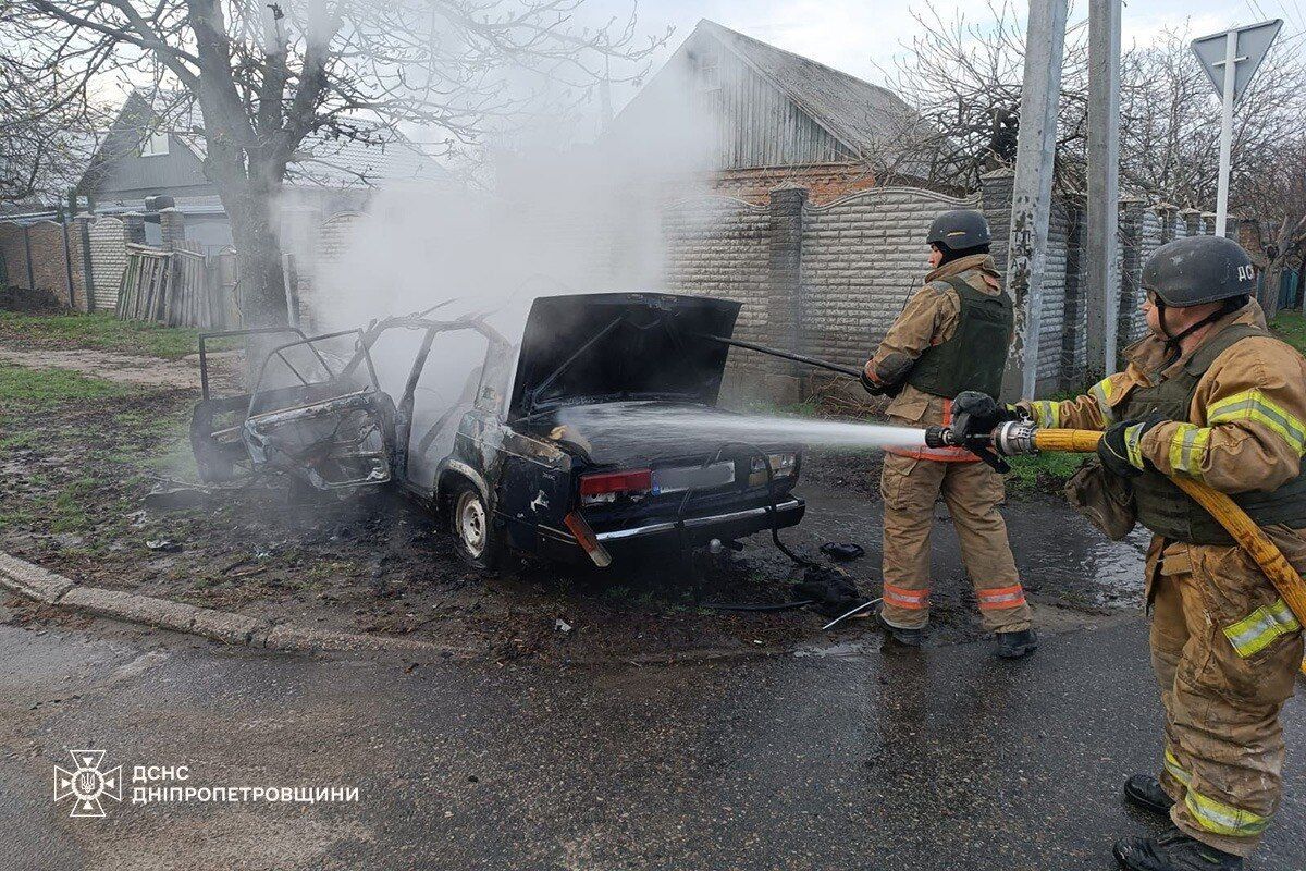 У Нікополі внаслідок російської атаки постраждали троє людей: один чоловік у вкрай важкому стані. Фото