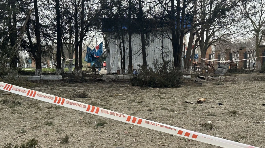 "Попереду було ціле життя": на Миколаївщині попрощалися з 13-річною дівчинкою, яку вбив російський дрон. Фото