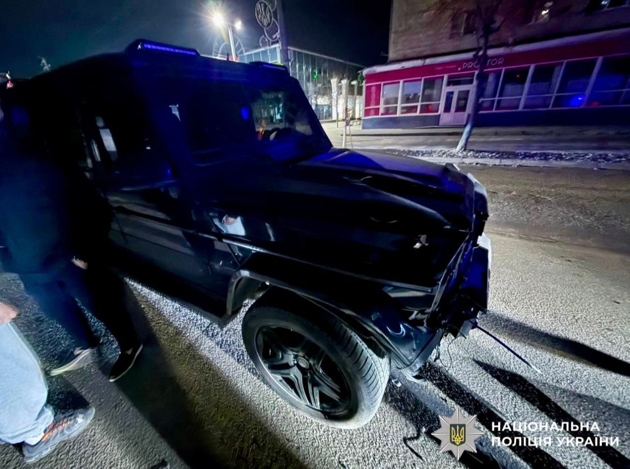 На Киевщине пьяный подросток на мопеде устроил ДТП на переходе: есть пострадавшие. Подробности и фото