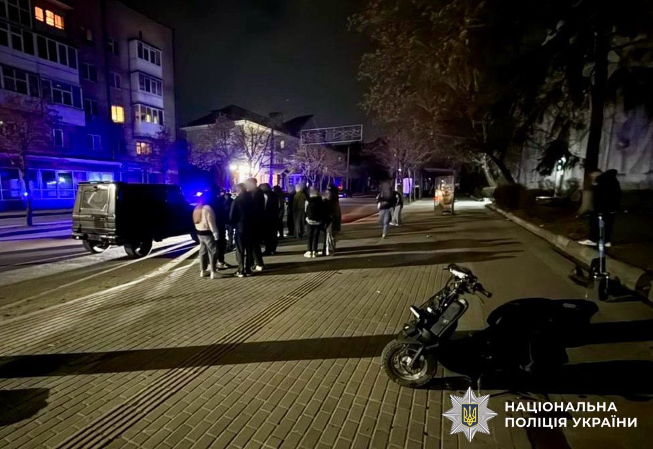 На Киевщине пьяный подросток на мопеде устроил ДТП на переходе: есть пострадавшие. Подробности и фото