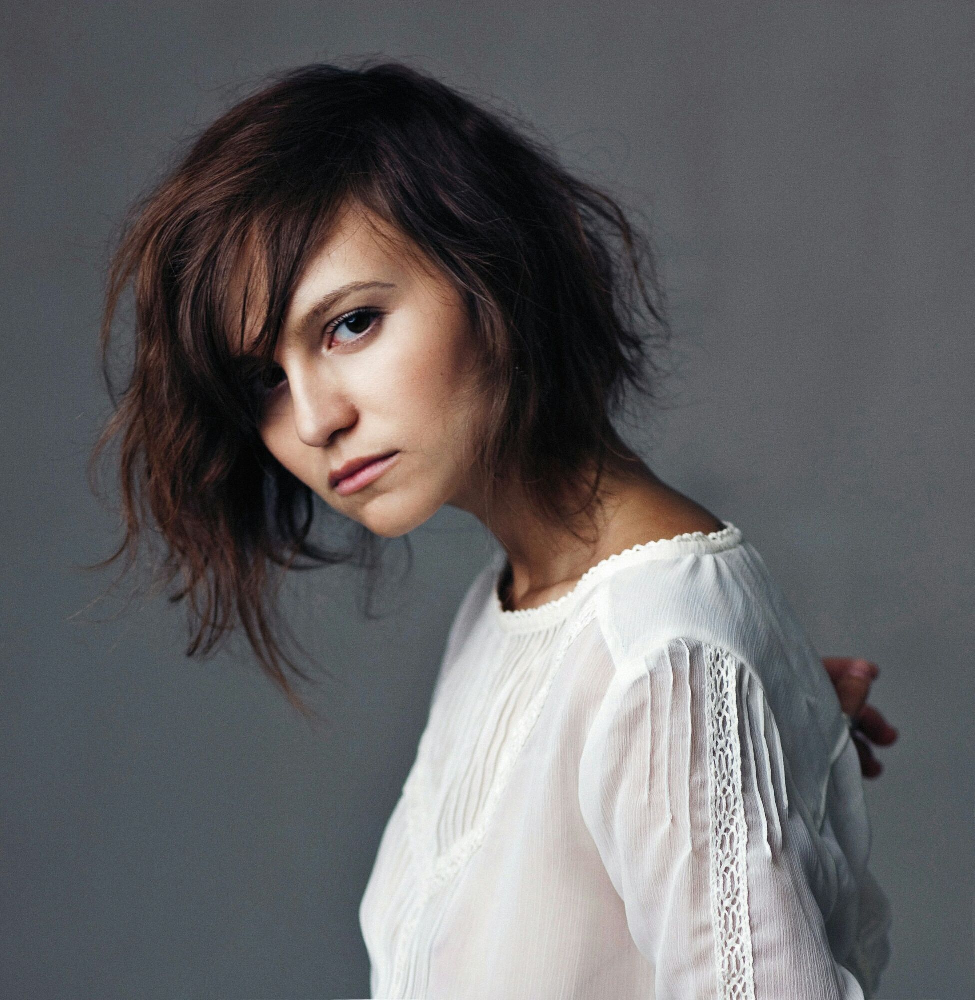 Популярні в 90-х стрижки повернулися в моду цієї весни: фото