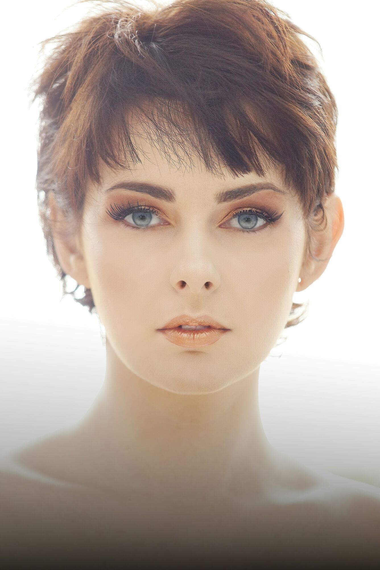 Популярні в 90-х стрижки повернулися в моду цієї весни: фото