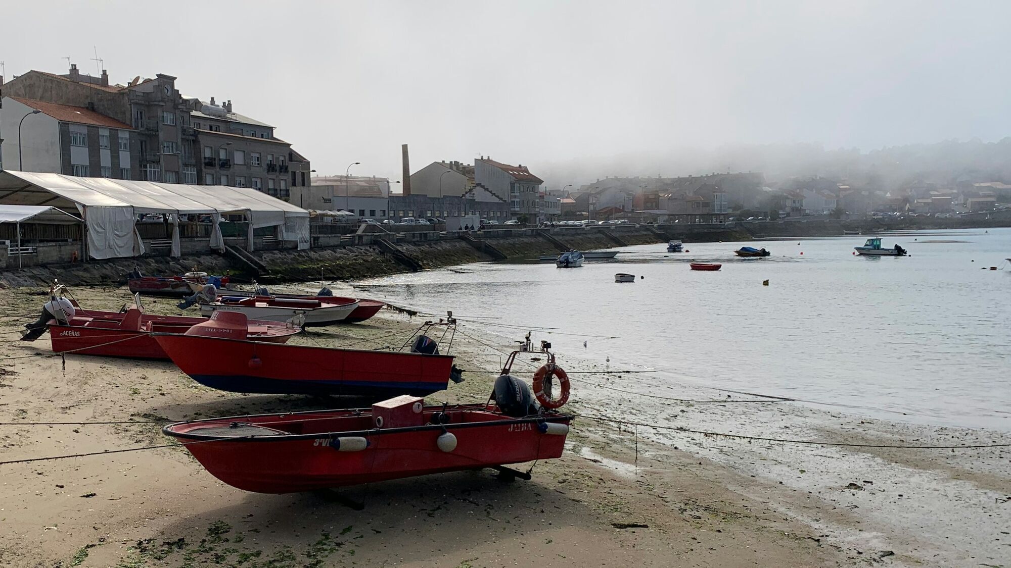 Туристов мало, а пейзажи впечатляют: 5 лучших островов Европы без толп туристов