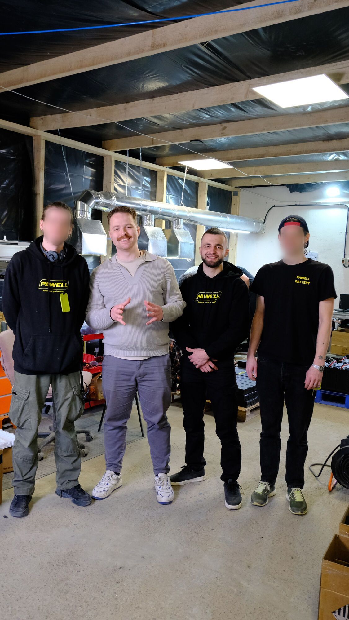 Летел 30 км, а теперь – 197 км в тыл врага: львовские инженеры разработали уникальную батарею для дронов ВСУ