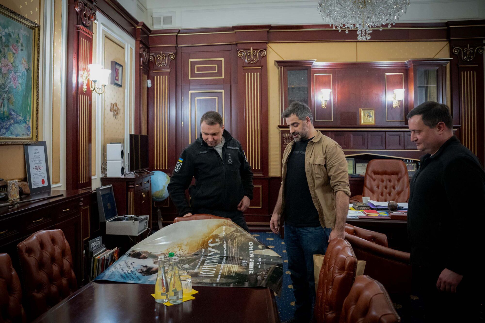 Режиссер фильма "Киллхаус" Левицкий встретился с Будановым и поблагодарил за вклад ГУР в создание фильма