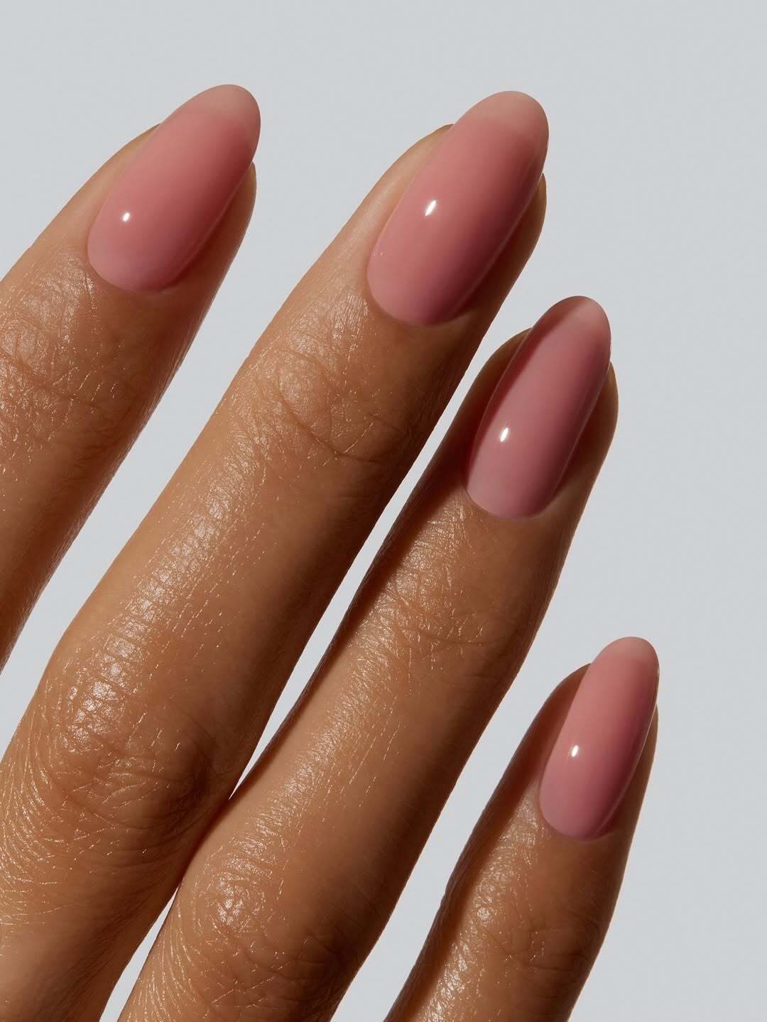 Подойдут каждой: 8 универсальных цветов маникюра