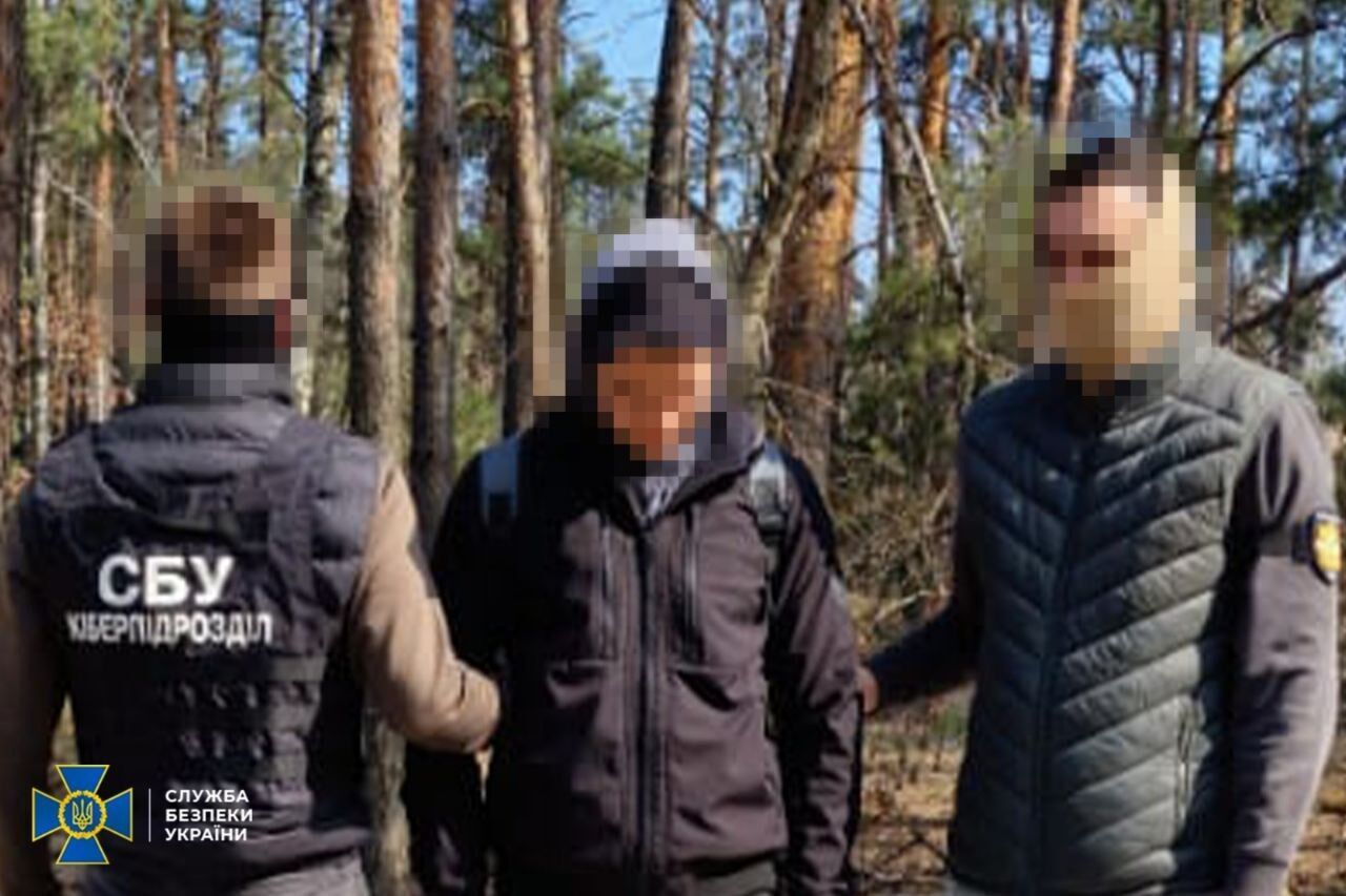 На Київщині СБУ викрила агента РФ, який реєстрував термінали Starlink для ворога. Подробиці та фото