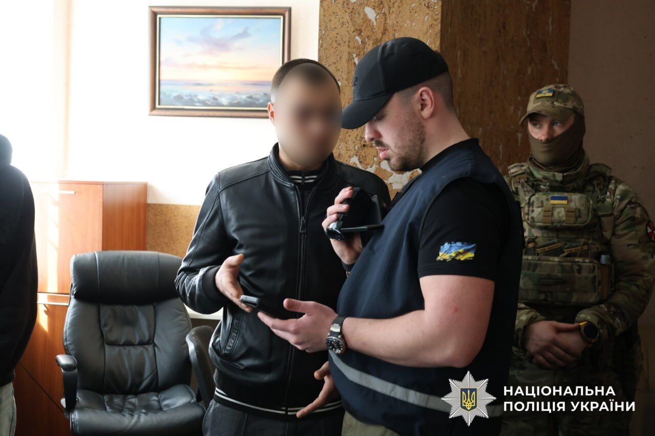 8 причастным сообщили о подозрении