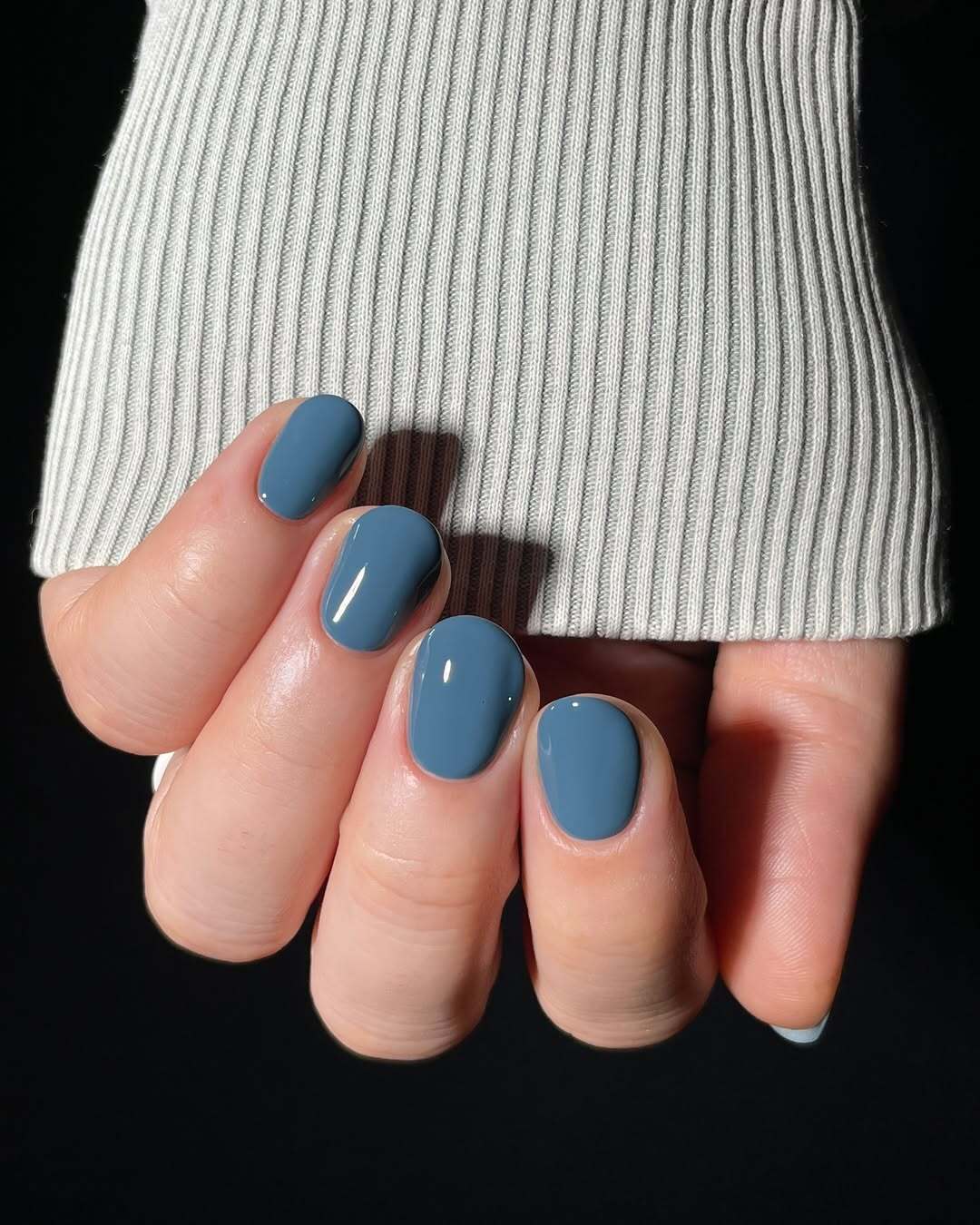 Подойдут каждой: 8 универсальных цветов маникюра