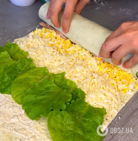 Быстрая закуска из лаваша за 15 минут: используйте курицу, овощи и зелень