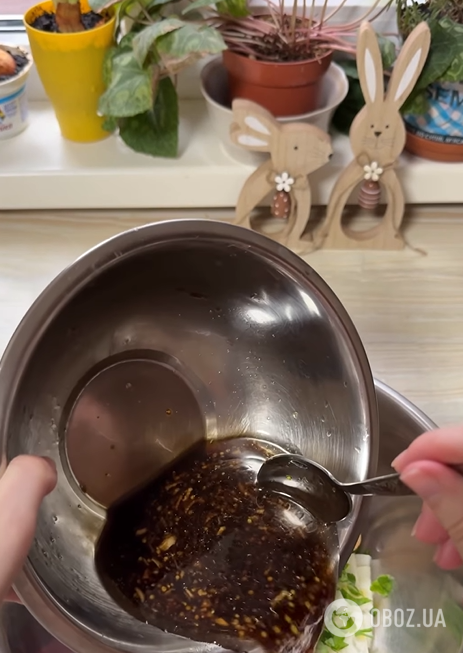 Швидкі мариновані печериці із зеленню та овочами: ділимось рецептом універсальної закуски