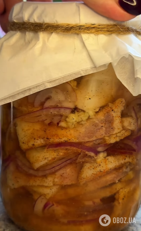 Домашнее маринованное сало с луком и чесноком: как приготовить