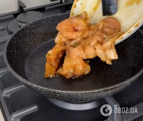 Смачний теплий салат з куркою, грибами та овочами: як приготувати