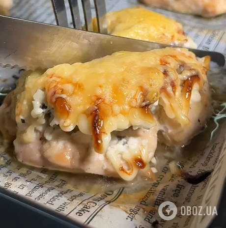 Соковите м'ясо по-франзузьки з грибами та сиром: ділимось класичним рецептом улюбленої страви