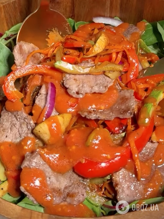 Теплый салат из овощей и телятины под кисло-сладким соусом: делимся рецептом