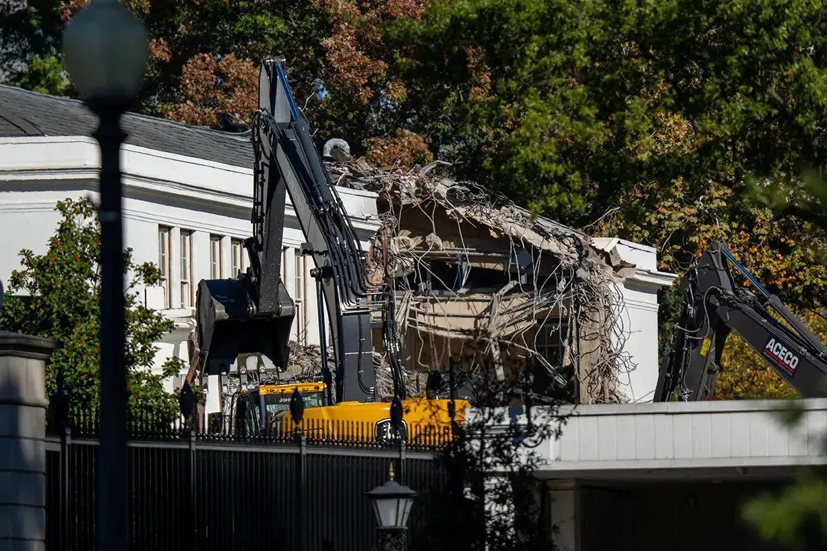 Суд запретил Трампу продолжать строительство бального зала в Белом доме: в администрации отреагировали