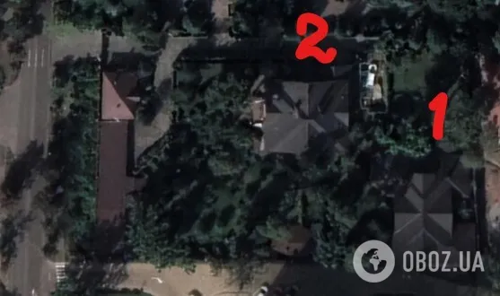 Два будинки належать одній родині