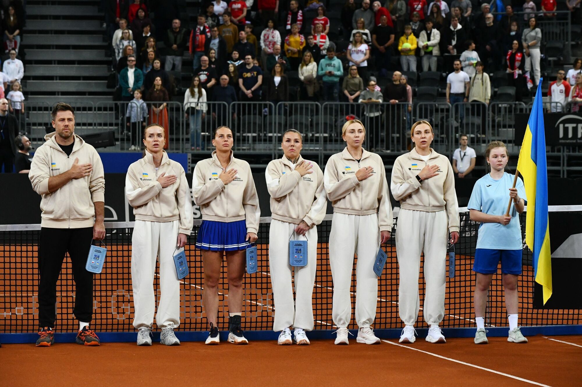 Збірна України з феєричної перемоги розпочала ЧС з тенісу, навісивши 6:0 Польщі