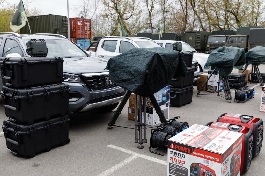 Захисники столиці отримали партію "Ай-Петрі" від Порошенка