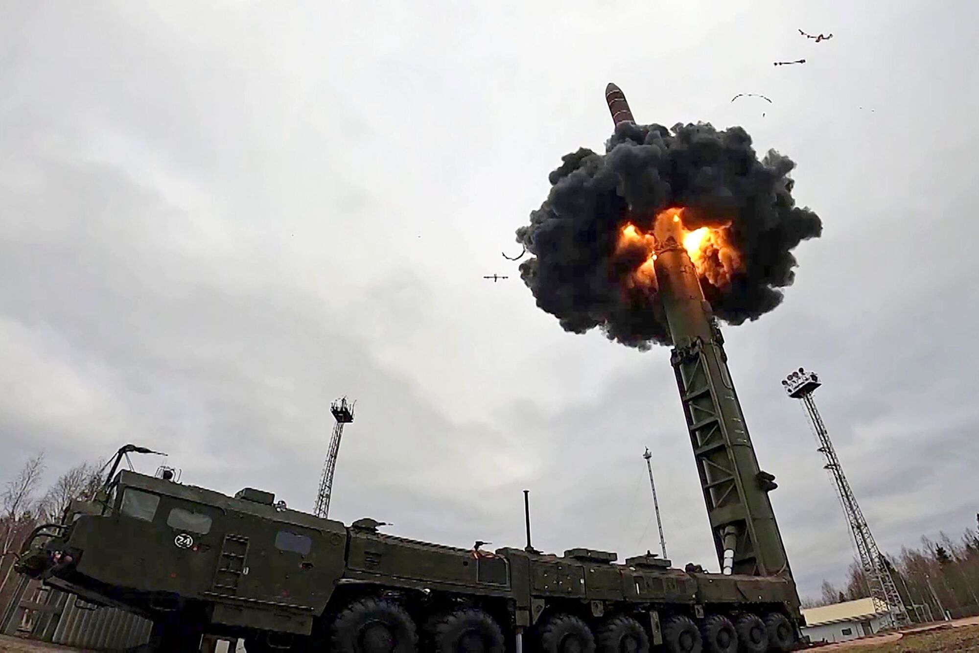 "Это была большая ошибка": Зеленский высказался об отказе Украины от ядерного оружия