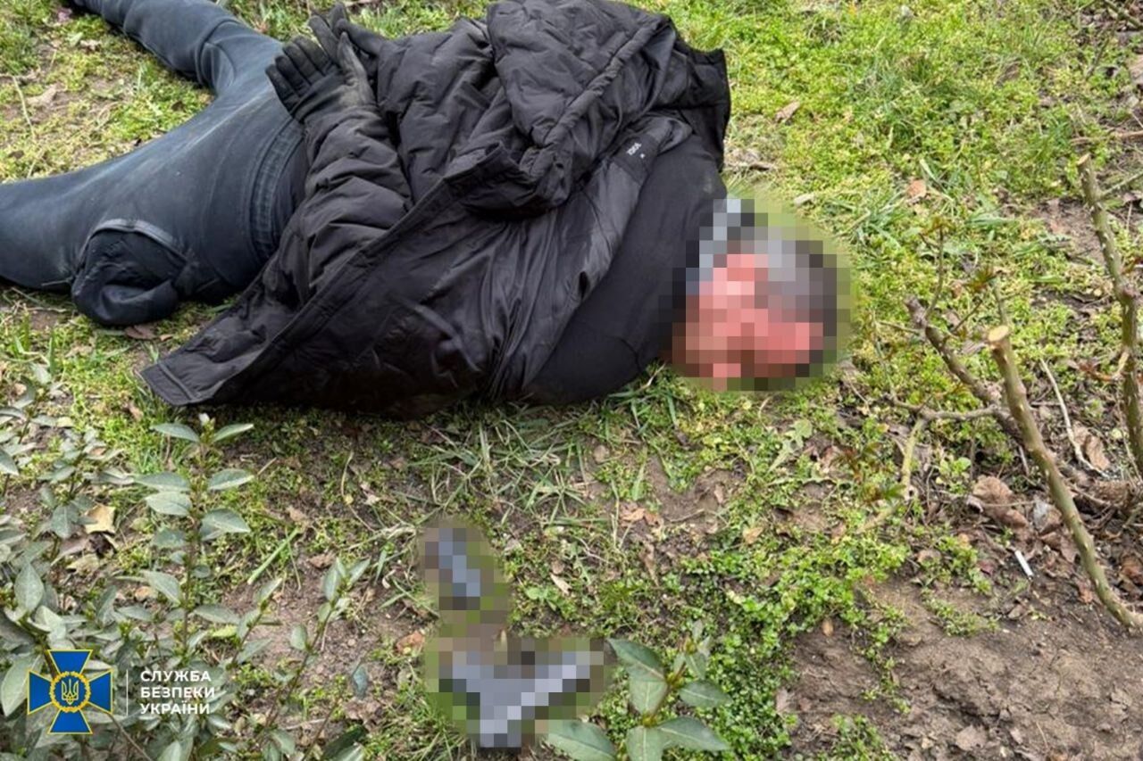 Поймали с поличным: СБУ задержала иностранного киллера, который по заказу России пытался застрелить высокопоставленного чиновника ВМС