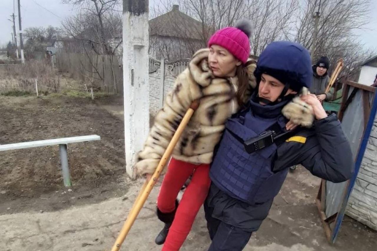 "Россияне по нам стреляли, как в тире": спасатель из Мариуполя рассказал свою историю музею "Голоса мирных" Фонда Рината Ахметова