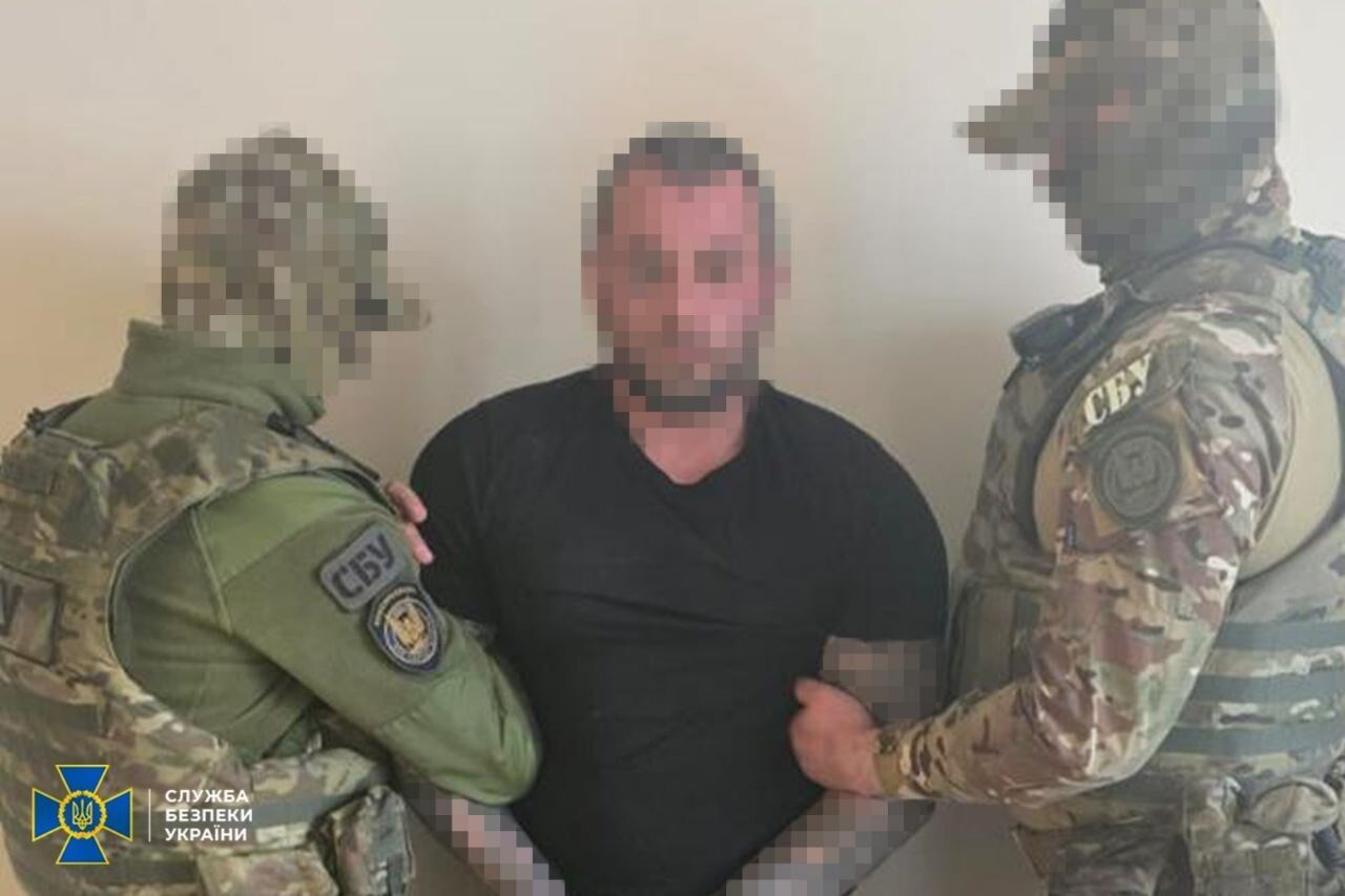 Поймали с поличным: СБУ задержала иностранного киллера, который по заказу России пытался застрелить высокопоставленного чиновника ВМС