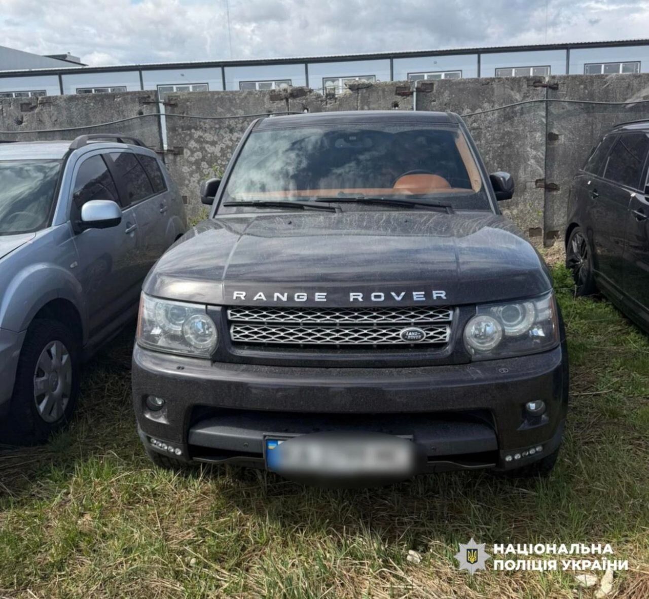 Вимагали у громадян "борги" та вчиняли підпали: Нацполіція викрила групу зловмисників. Подробиці, фото та відео