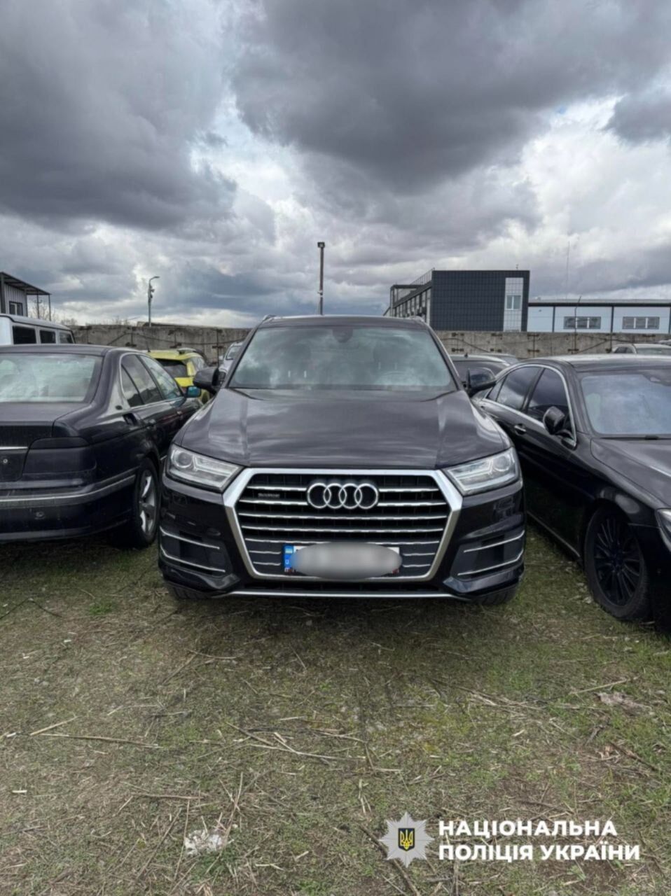 Вимагали у громадян "борги" та вчиняли підпали: Нацполіція викрила групу зловмисників. Подробиці, фото та відео