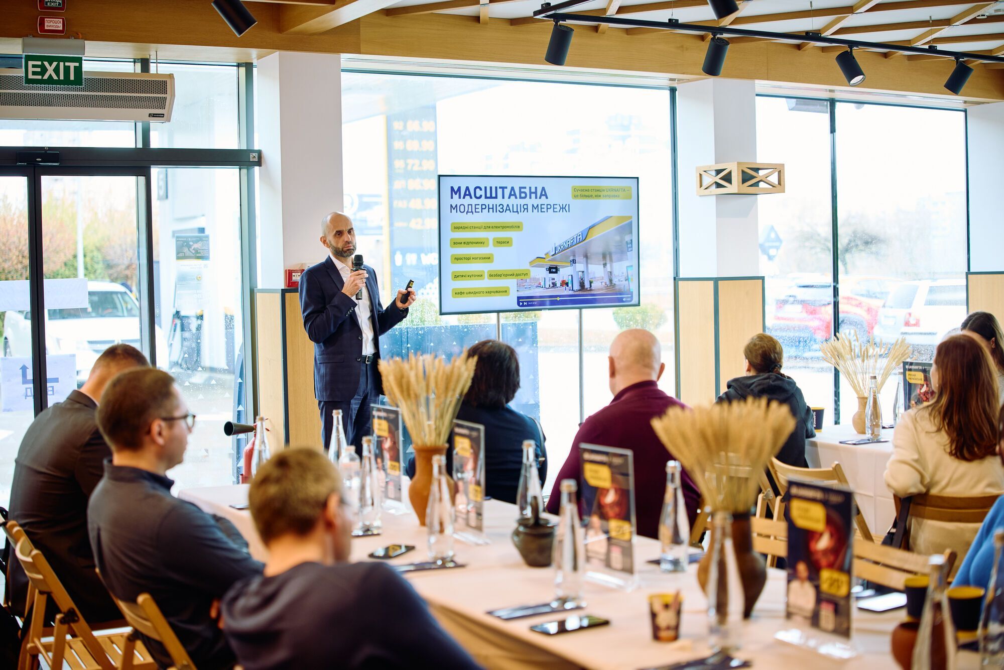 Банош, гречка с грибами и шкварками, блины в панировке на АЗК – как МХП, UKRNAFTA и Клопотенко меняют представление о еде в дороге