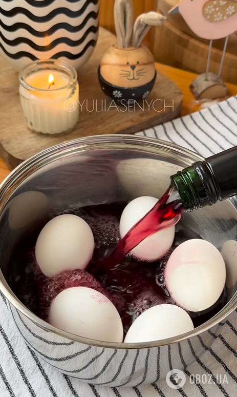 Космические пасхальные яйца в вине: делимся интересной идеей к Пасхе