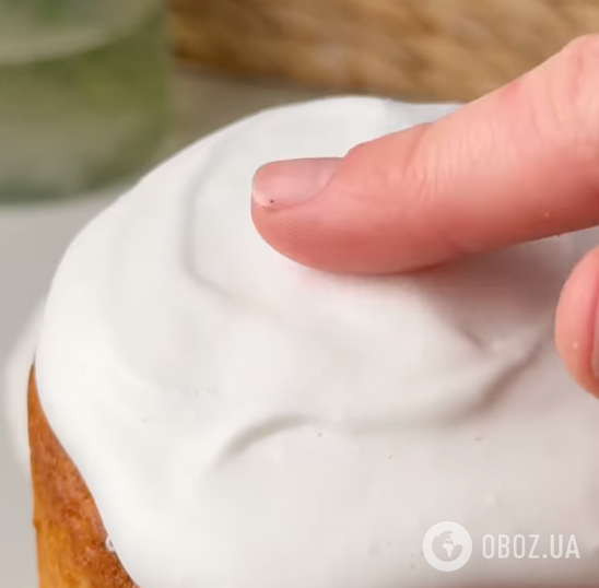 Не трескается и не прилипает к рукам: самая удачная глазурь для пасок из трех ингредиентов