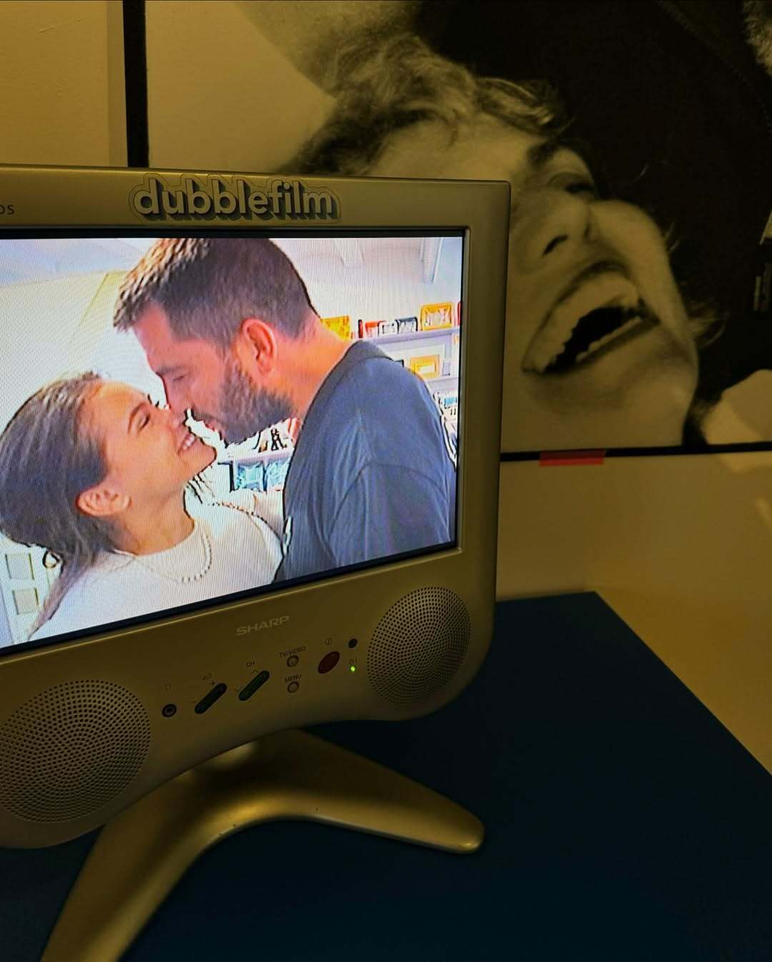 Телезірка Міла Сивацька розсекретила вагітність після переїзду за кордон: який вигляд має її чоловік і як він перетнув кордон