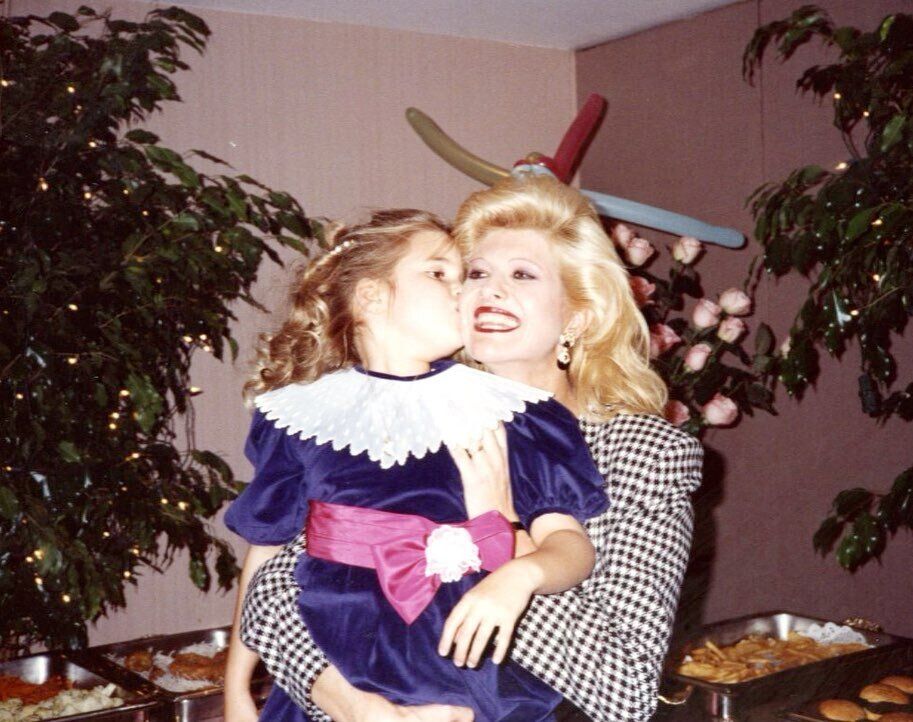 Иванка Трамп расплакалась во время интервью, рассказывая о семейных трагедиях, которые повлияли на ее психическое здоровье