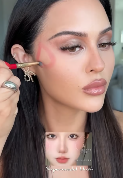 Как нанести румяна, чтобы вы выглядели моложе: есть 4 способа