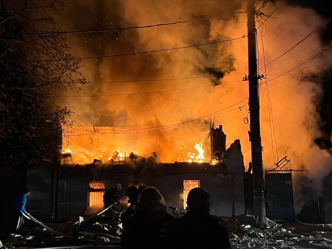 В Одессе в результате вражеской атаки погибли два человека, есть пострадавшие. Фото и видео
