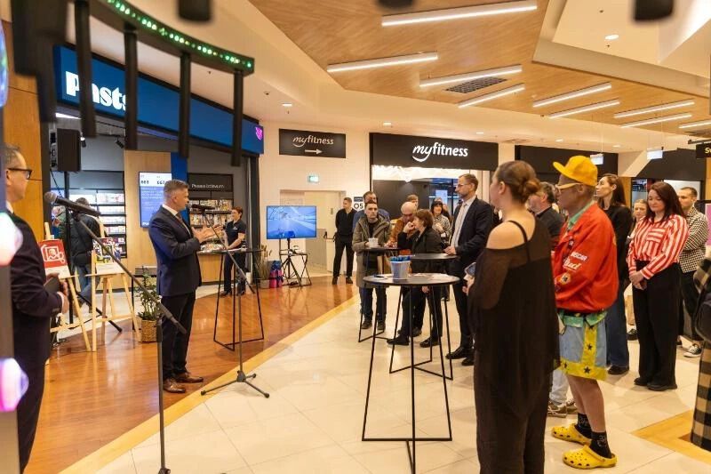 Латвийская почта выпустила марку, посвященную скандалу с Украиной на Олимпиаде-2026. Фотофакт