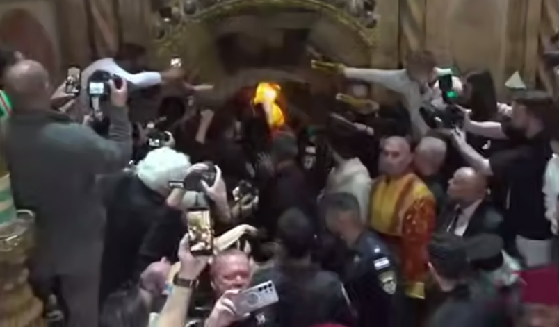 Благодатный огонь сошел в Иерусалиме: когда его привезут в Украину. Видео