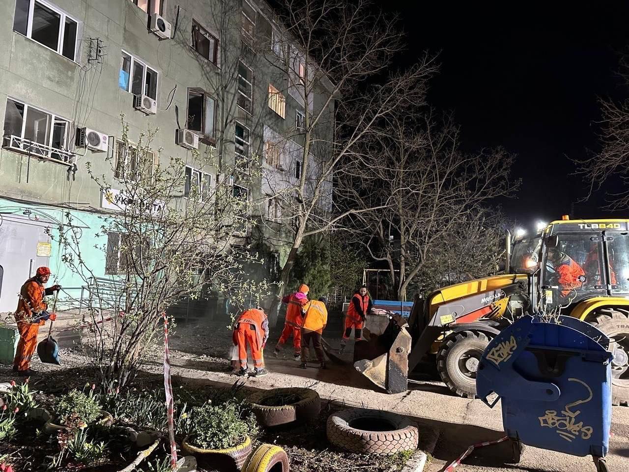 В Одессе в результате вражеской атаки погибли два человека, есть пострадавшие. Фото и видео