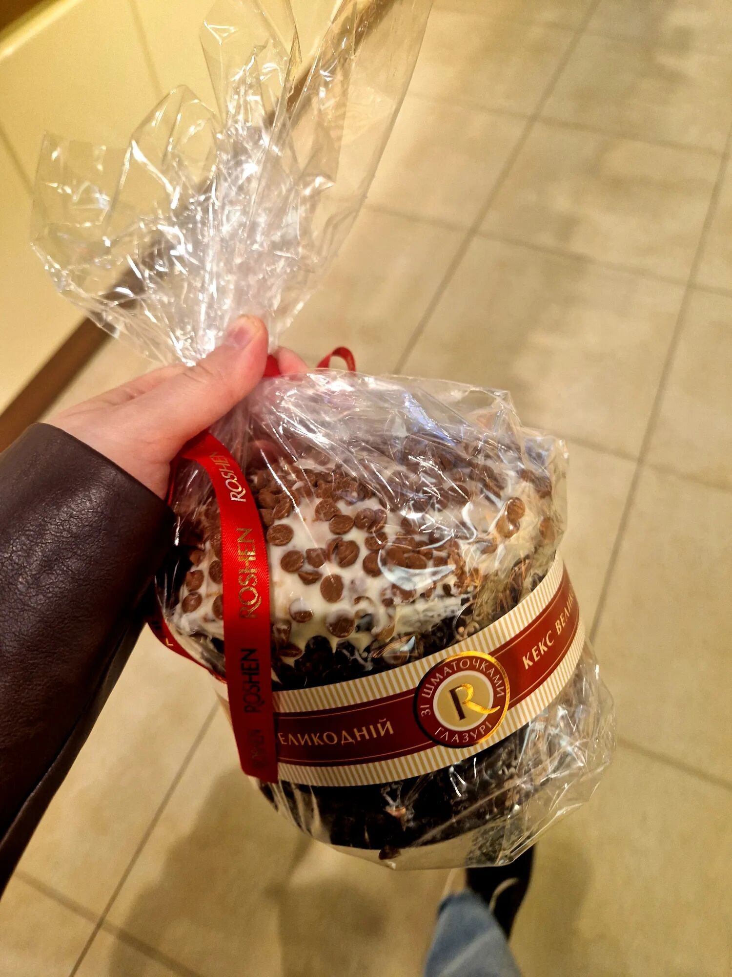 Змітають за хвилини: в Україні знову ажіотаж на паски від "Рошен". Фото, відео