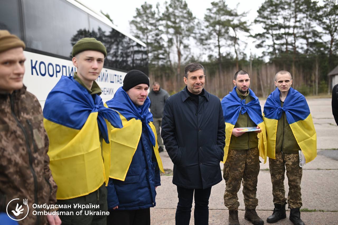 Самому старшему – 63 года: омбудсмен рассказал о состоянии здоровья освобожденных из российского плена