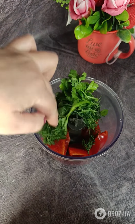 Закусочні помідори з перцем та часником: готуються 15 хвилин