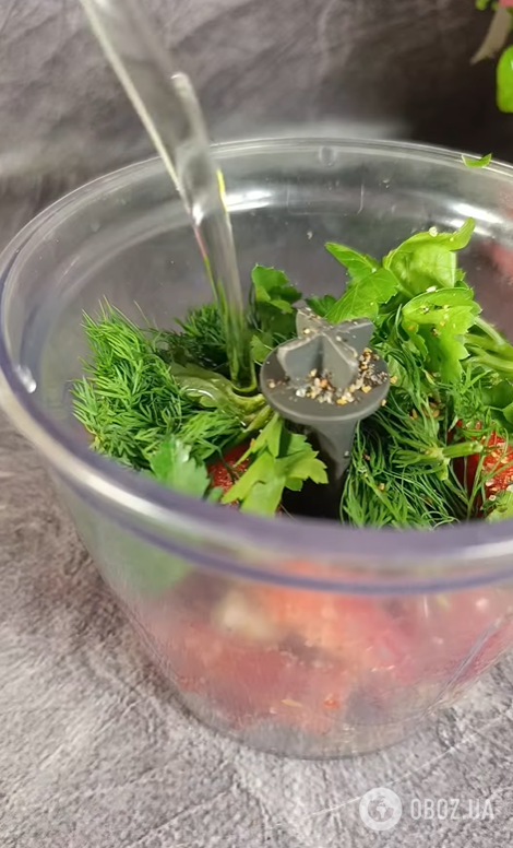 Закусочні помідори з перцем та часником: готуються 15 хвилин