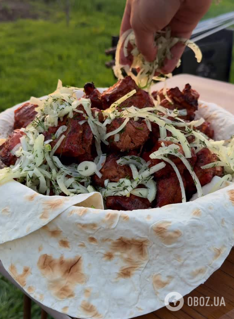 Соковитий шашлик в томатному маринаді: м'ясо просто тане у роті