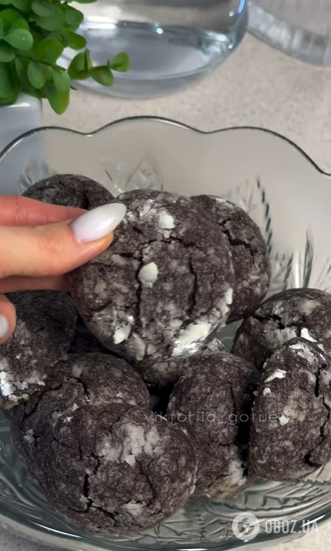 Трендове шоколадне печиво тріщинками: як приготувати