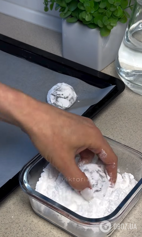 Трендове шоколадне печиво тріщинками: як приготувати