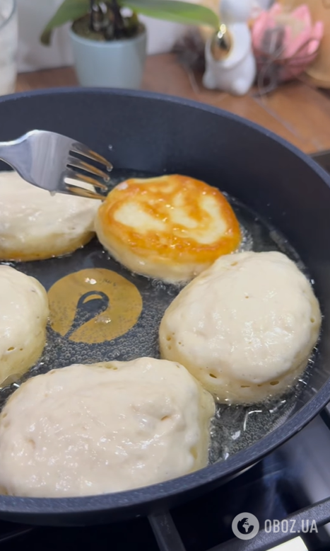 Идеальные воздушные оладьи из теста на кефире: делимся лучшим рецептом